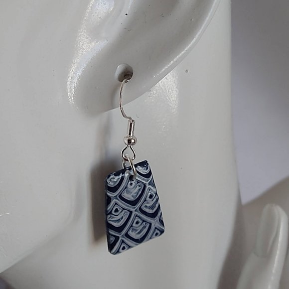 Handmade blue polymer clay earrings. Boucles d'oreilles fait à la main - Picture 6 of 7